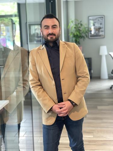 William KORHANLAR