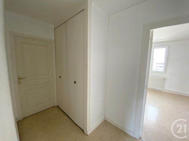 Appartement T4 à vendre - 5 pièces - 87.25 m2 - NOZAY - 44 - PAYS-DE-LOIRE - Century 21 Espace De L'Isac