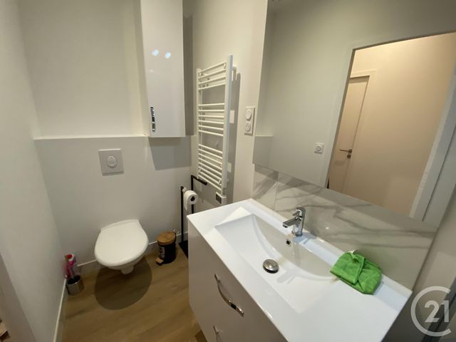 maison à louer - 4 pièces - 79.21 m2 - GRANDCHAMPS DES FONTAINES - 44 - PAYS-DE-LOIRE - Century 21 Espace De L'Isac