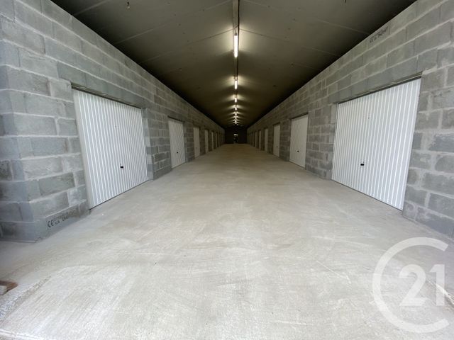 parking à louer - 18.0 m2 - PLESSE - 44 - PAYS-DE-LOIRE - Century 21 Espace De L'Isac