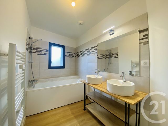 maison à vendre - 5 pièces - 105.86 m2 - NOTRE DAME DES LANDES - 44 - PAYS-DE-LOIRE - Century 21 Espace De L'Isac