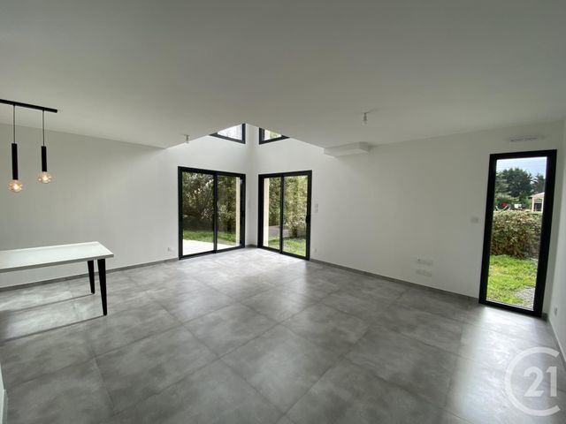 maison à louer - 4 pièces - 121.66 m2 - LA CHEVALLERAIS - 44 - PAYS-DE-LOIRE - Century 21 Espace De L'Isac