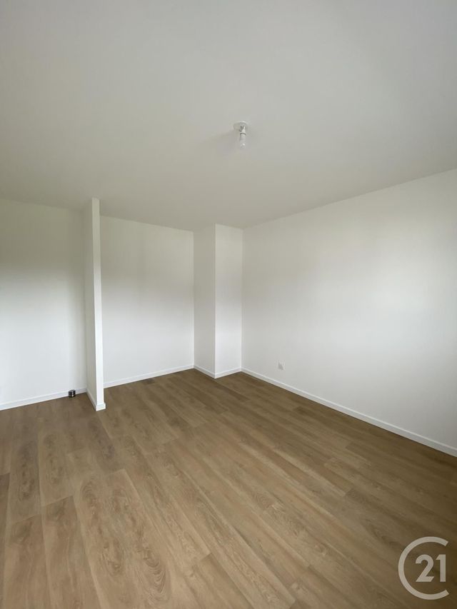 maison à louer - 4 pièces - 121.66 m2 - LA CHEVALLERAIS - 44 - PAYS-DE-LOIRE - Century 21 Espace De L'Isac