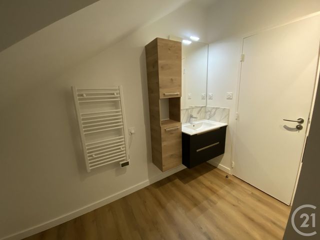 maison à louer - 5 pièces - 101.81 m2 - GRANDCHAMPS DES FONTAINES - 44 - PAYS-DE-LOIRE - Century 21 Espace De L'Isac