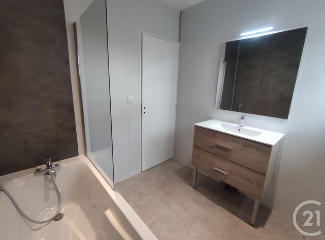 maison à louer - 5 pièces - 85.19 m2 - LE GAVRE - 44 - PAYS-DE-LOIRE - Century 21 Espace De L'Isac