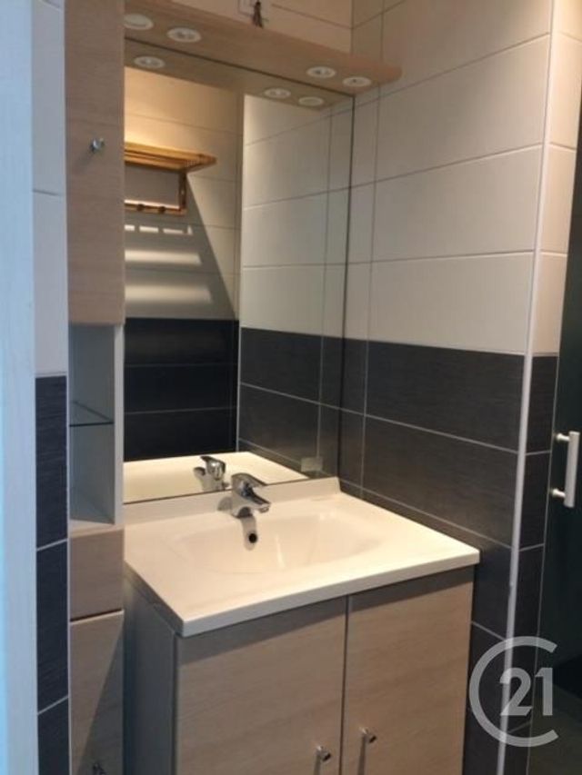 Appartement T2 à louer - 2 pièces - 34.97 m2 - PLESSE - 44 - PAYS-DE-LOIRE - Century 21 Espace De L'Isac