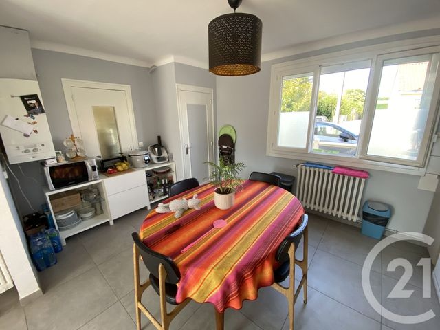 maison à louer - 4 pièces - 80.0 m2 - BOUGUENAIS - 44 - PAYS-DE-LOIRE - Century 21 Espace De L'Isac