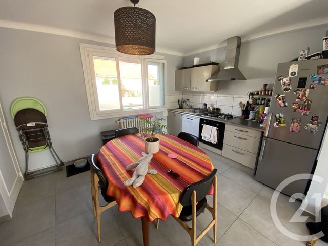 maison à louer - 4 pièces - 80.0 m2 - BOUGUENAIS - 44 - PAYS-DE-LOIRE - Century 21 Espace De L'Isac