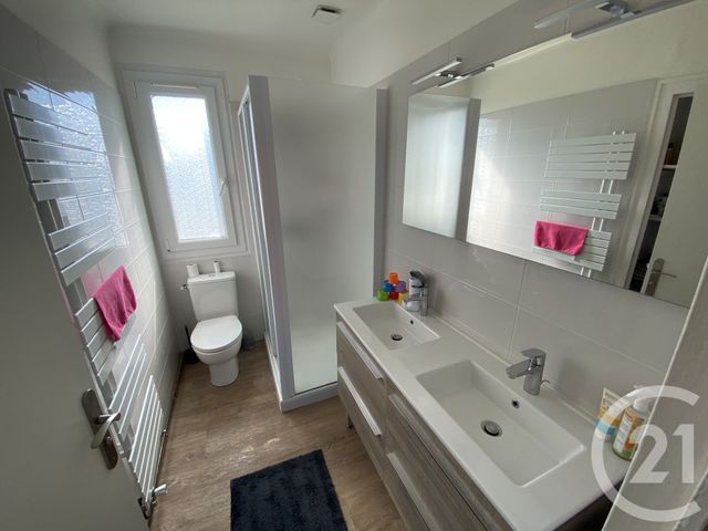 maison à louer - 4 pièces - 80.0 m2 - BOUGUENAIS - 44 - PAYS-DE-LOIRE - Century 21 Espace De L'Isac