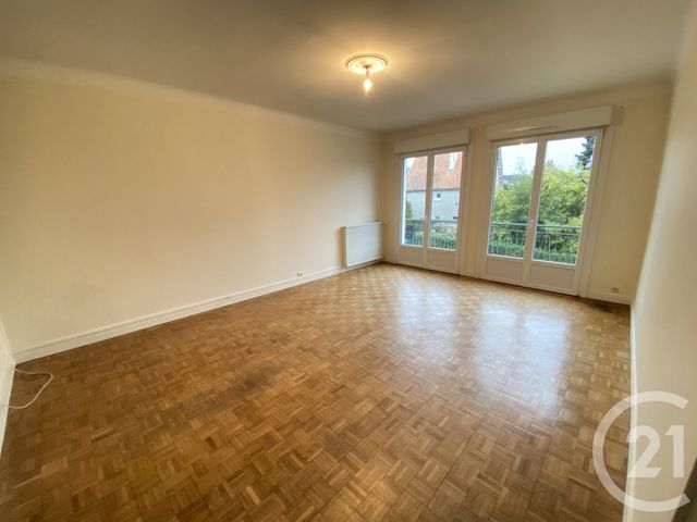 Appartement T5 à louer - 6 pièces - 120.45 m2 - PLESSE - 44 - PAYS-DE-LOIRE - Century 21 Espace De L'Isac