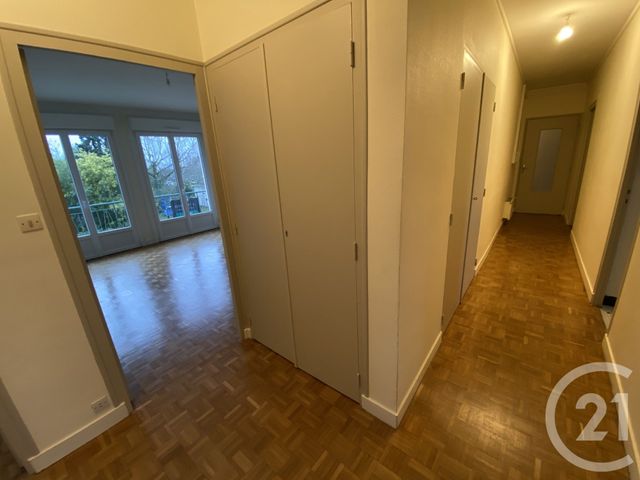 Appartement T5 à louer - 6 pièces - 120.45 m2 - PLESSE - 44 - PAYS-DE-LOIRE - Century 21 Espace De L'Isac