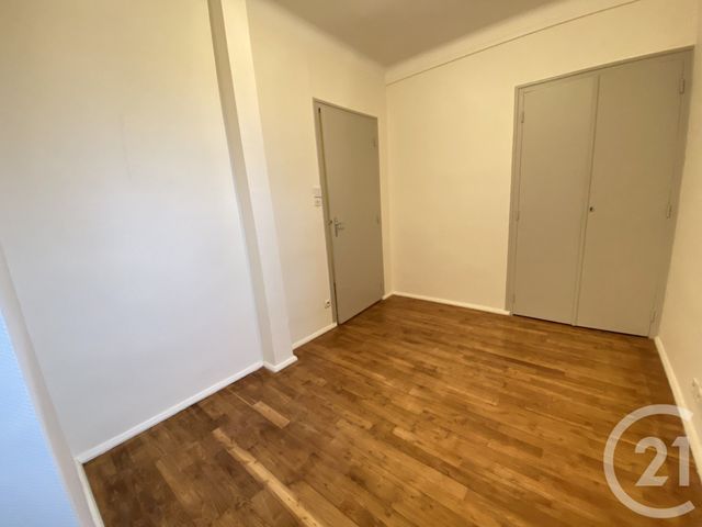 Appartement T5 à louer - 6 pièces - 120.45 m2 - PLESSE - 44 - PAYS-DE-LOIRE - Century 21 Espace De L'Isac