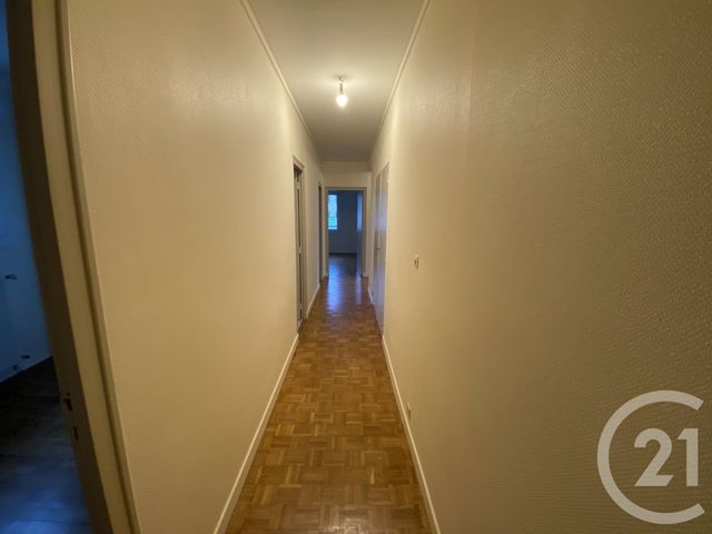 Appartement T5 à louer - 6 pièces - 120.45 m2 - PLESSE - 44 - PAYS-DE-LOIRE - Century 21 Espace De L'Isac
