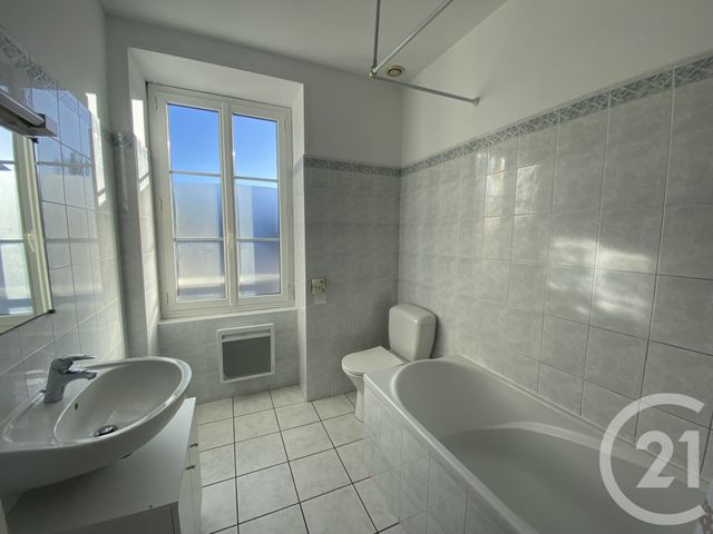 Appartement à louer - 4 pièces - 71.0 m2 - BLAIN - 44 - PAYS-DE-LOIRE - Century 21 Espace De L'Isac