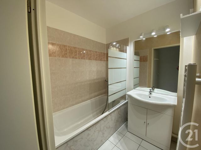Appartement T3 à louer - 3 pièces - 51.4 m2 - BLAIN - 44 - PAYS-DE-LOIRE - Century 21 Espace De L'Isac